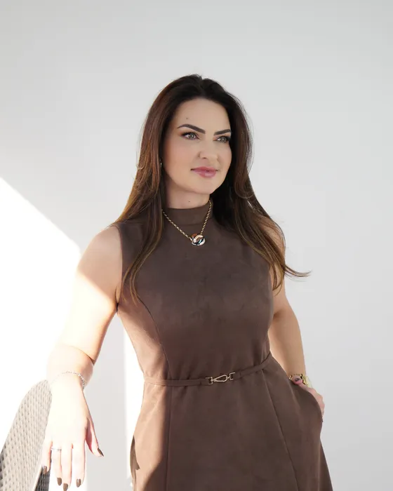 Liana Antunes em um momento de trabalho